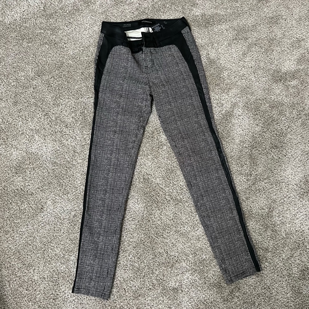 COPY - Liverpool Felicia legging • size 4 / 27 • like new • perfect dress pants